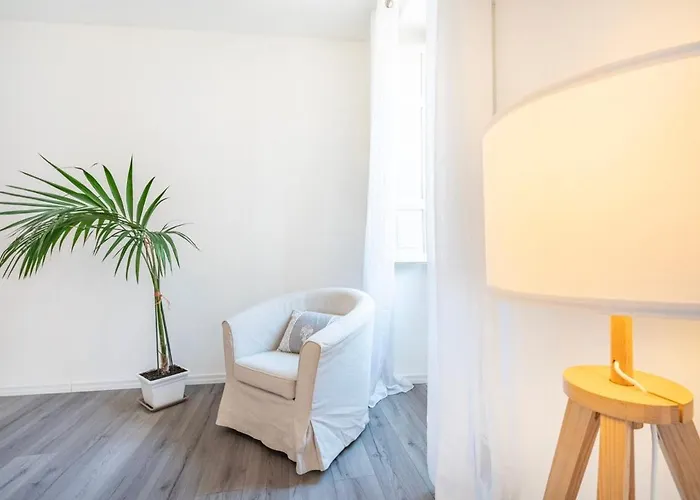 Maison Lumiere Apartment *