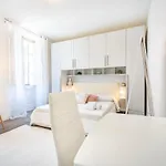 Maison Lumiere * קליארי